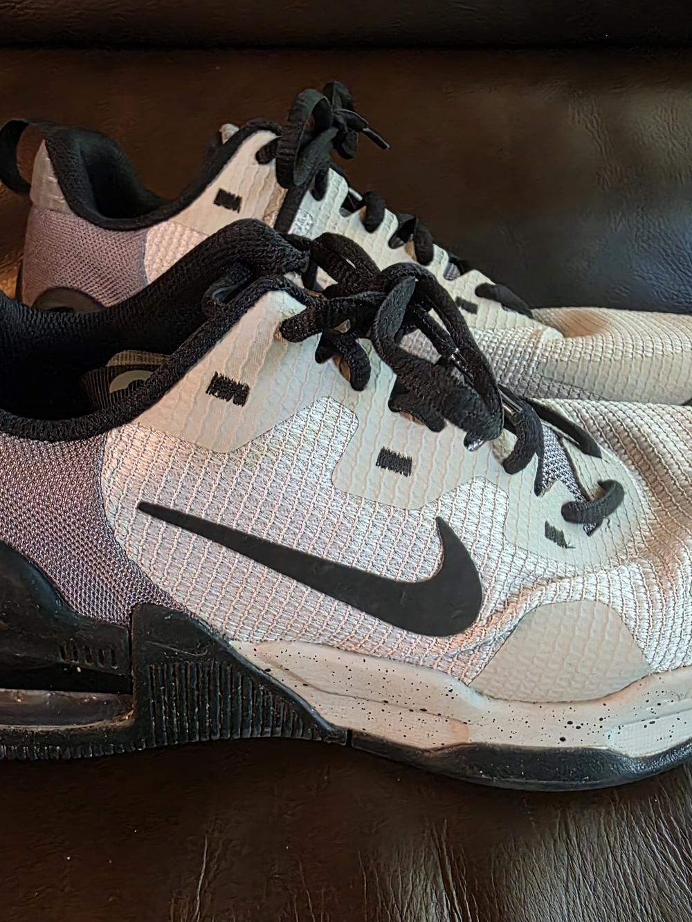 Men's Nike Air Max Alpha Trainer 5 workout shoes light grey and black 7.5